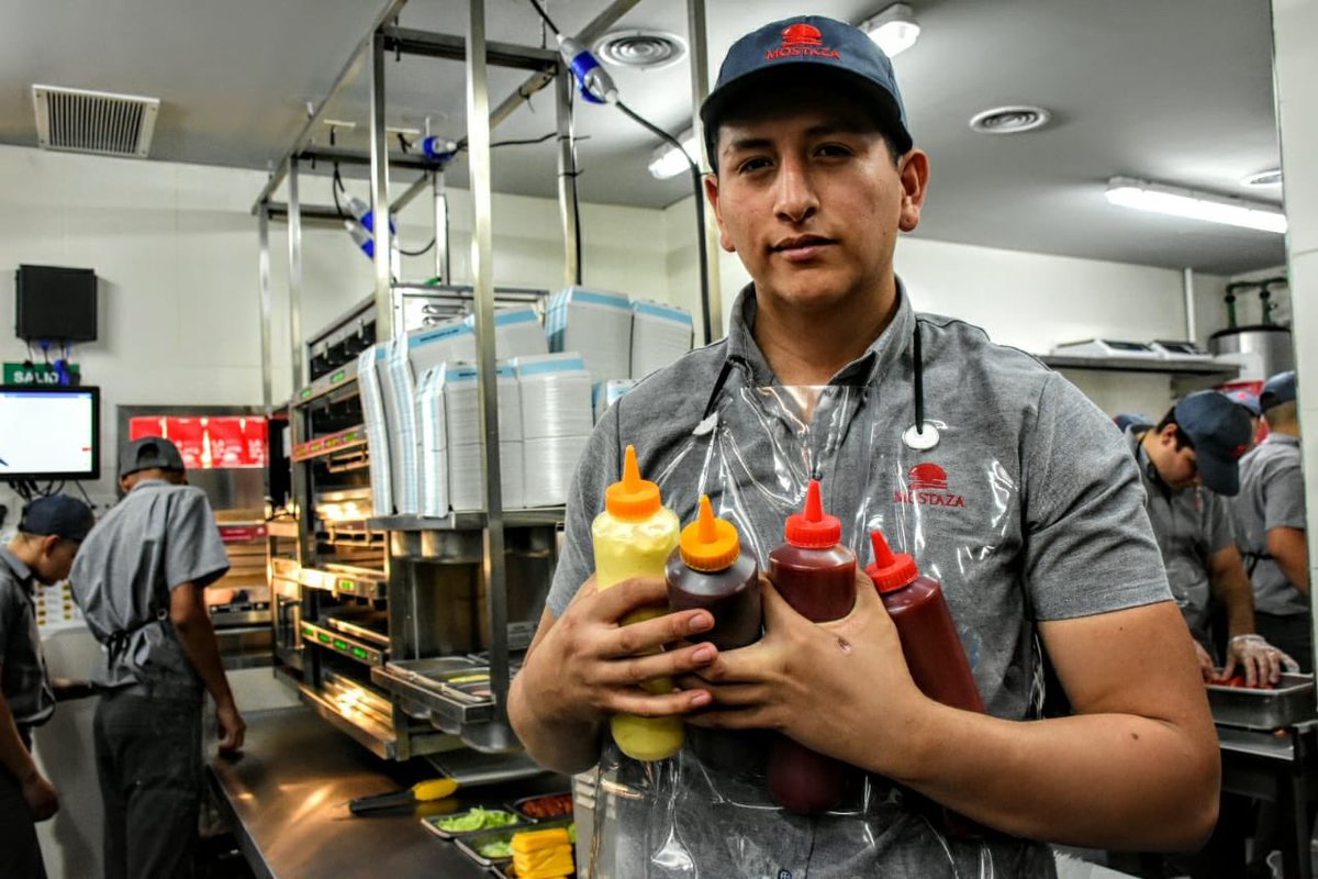 gustavomenendez's tweet photo. Bienvenido a Merlo Mostaza!
Que lindo posar junto a tantos jóvenes en su primer trabajo!
Felicitaciones  a la Secretaría de Desarrollo Económico Sustentable, a la Subsecretaría de Industria y Comercio y a la Subsecretaría de Empleo, excelente trabajo... https://t.co/kTw1YXiauA