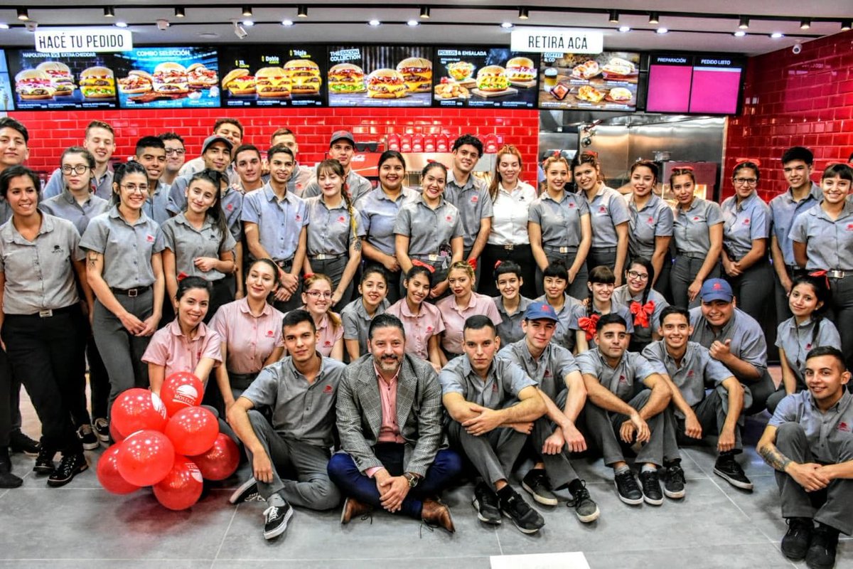 gustavomenendez's tweet photo. Bienvenido a Merlo Mostaza!
Que lindo posar junto a tantos jóvenes en su primer trabajo!
Felicitaciones  a la Secretaría de Desarrollo Económico Sustentable, a la Subsecretaría de Industria y Comercio y a la Subsecretaría de Empleo, excelente trabajo... https://t.co/kTw1YXiauA