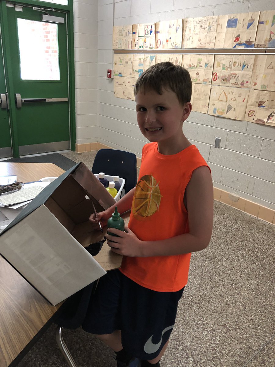 cdbauer's tweet photo. We are putting on finishing touches for our #GeniusHour research and projects Thank Goodness for #Volunteers Love you ❤️ Papa Skip and Mrs Lewis @Lruffieux @Ellisdebk #GR8GBE https://t.co/pCPJ28xnc1