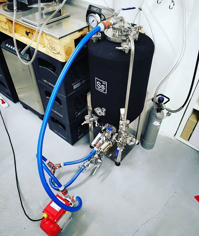 friediesbrewery's tweet image. [Werbung|Verlinkung]⠀
⠀
🍺Cip cip hooray 🍺⠀
⠀
💧#cip the #unitank with my new #pump bit.ly/2WnSpAy