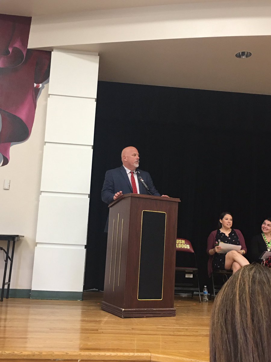 Ravae96's tweet photo. 6th grade awards were kicked off by the humble and positive @MrGuthrieTweets who shook every hand, giving every child a warm comment and smile #blessed @bushneisd #TheBushWay https://t.co/DFSGcpEjvK