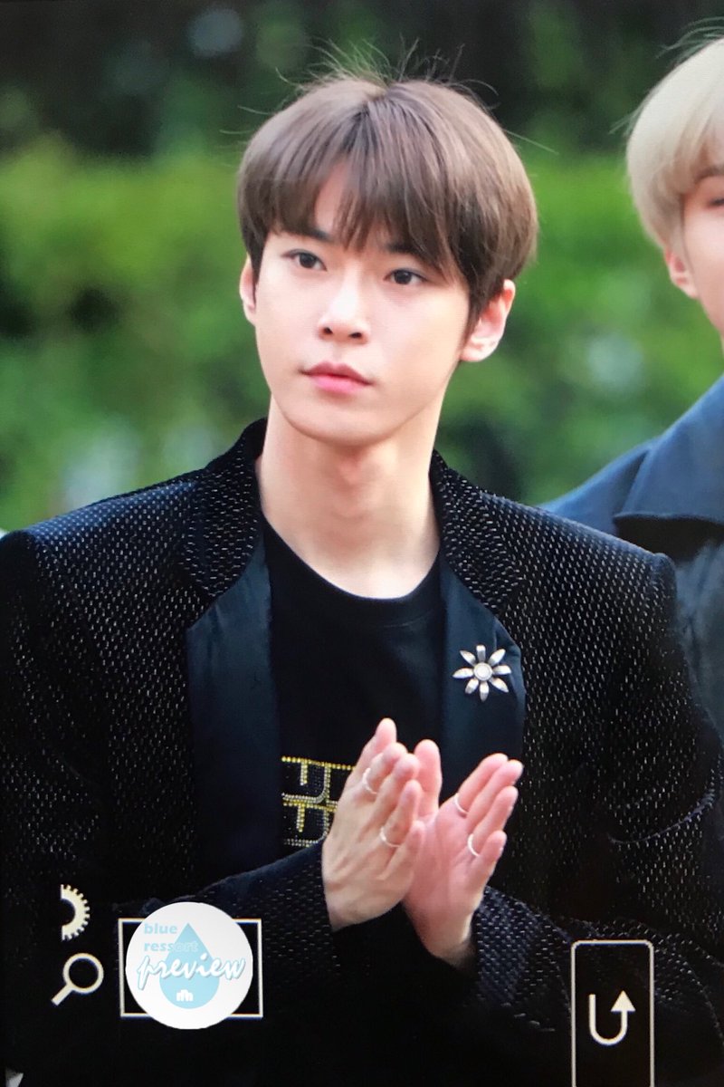 blue_ressort96's tweet photo. 190524📎
#도영 #DOYOUNG #NCT #NCT127 https://t.co/HGsKnJp7H7