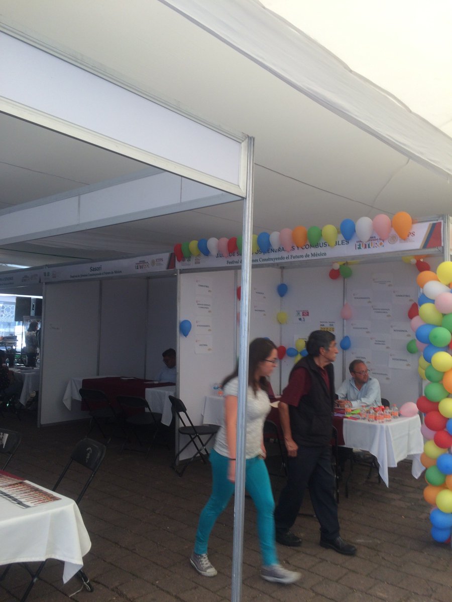 El equipo PinUp Dinner estuvo presente en el evento #JovenesConstruyendoElFuturo de la <a href="/ALaMagdalenaC/">Alcaldía La Magdalena Contreras</a> 
#emprendedoras #foodtrucks 😎