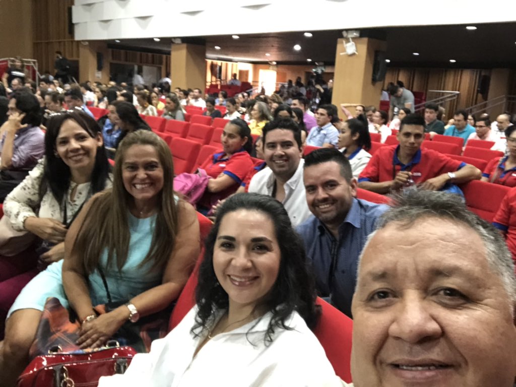 diegoandres1983's tweet photo. #colombiaretail excelente espacio para aprender día a día https://t.co/cIKE1qSKl6