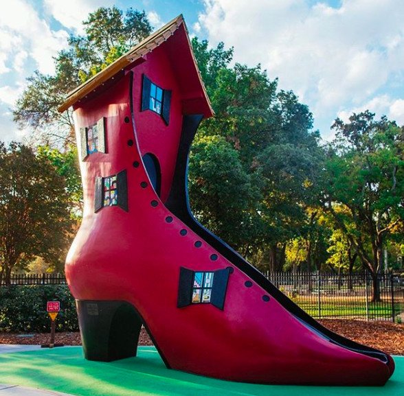 DoubleTree_SRC's tweet image. Add a little magic to your stay and visit @FairytaleTown ! Your kids will love letting their imaginations run wild as they experience this 3.5-acre play park and outdoor children’s museum. ✨

📷: @fairytaletownsac