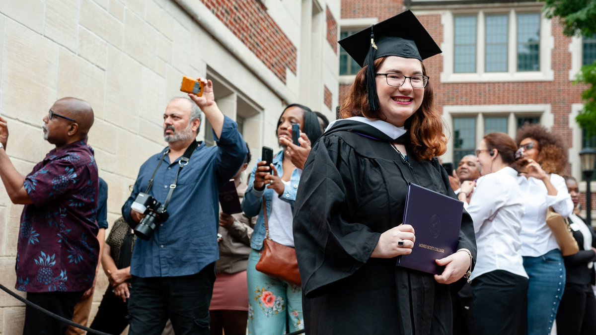 agnesscott's tweet photo. It's #ThrowbackThursday and we're throwing it back to the 2019 commencement. Check out the photos below and view the entire gallery here: https://t.co/MnsDAVNbts.

#LeadingEverywhere #ASCcommencement19 #ASCsprites19 https://t.co/EX2sdODPoT