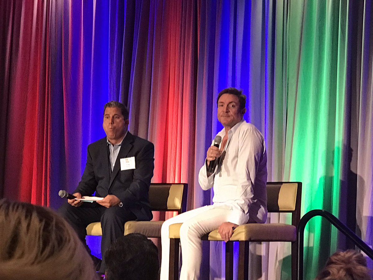 vinylvamp's tweet photo. I enjoyed having lunch with Simon Le Bon of @duranduran during @ArtsBrevard’s Cultural Summit! :) #BrevardCulturalAlliance #BCASummit #DuranDuran https://t.co/FlyLHS3Wto
