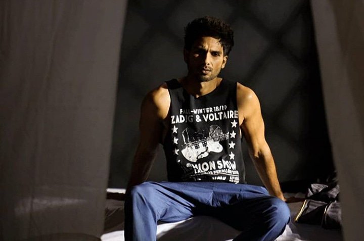 SKEgyptFC's tweet photo. Sneak peak from #Bekhayali song 😍❤️
Excited ❤️❤️
#shahidkapoor #KabirSingh https://t.co/q2BIkmrJJD