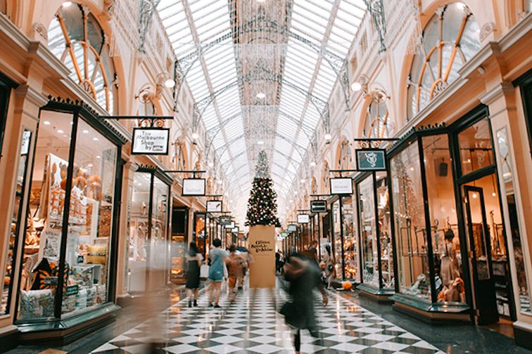 PublishObserver's tweet photo. As we move deeper into the computer, internet, and smartphone era, the world of #Retail feels more complex than ever. Learn about the differences between #Multichannel and #Omnichannel. And which one and why: https://t.co/9vOi2PqJK2 @streetfightmag #Marketing https://t.co/GJ2VDzjlcb
