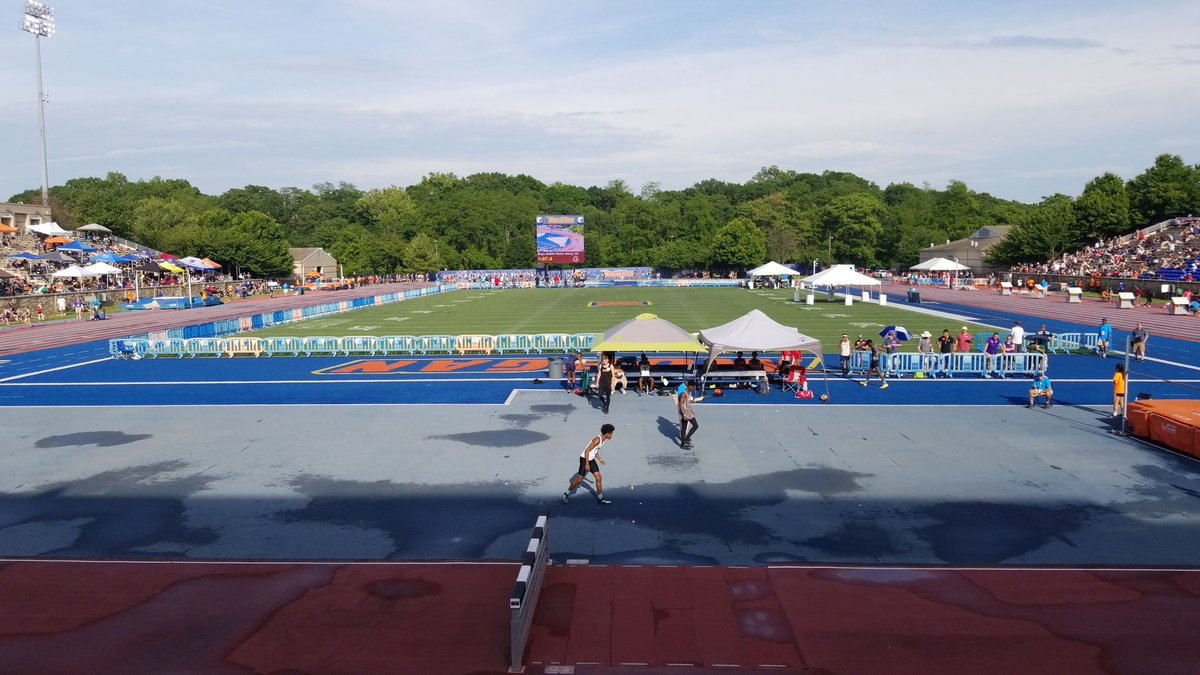 RHSTFXC's tweet photo. #2019 Maryland Track and Field Championships are under way. Shout to our girls 4x800 team placing 8th overall to start the meet. Way to go!! #allfreshman https://t.co/IOHjaJZP8h