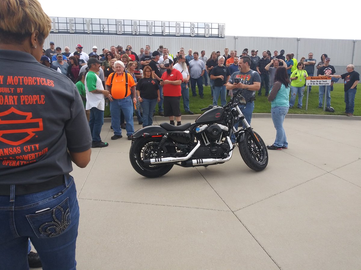 stringer_greg's tweet image. This is the very last Harley Davidson motorcycle Made in Kansas City Missouri