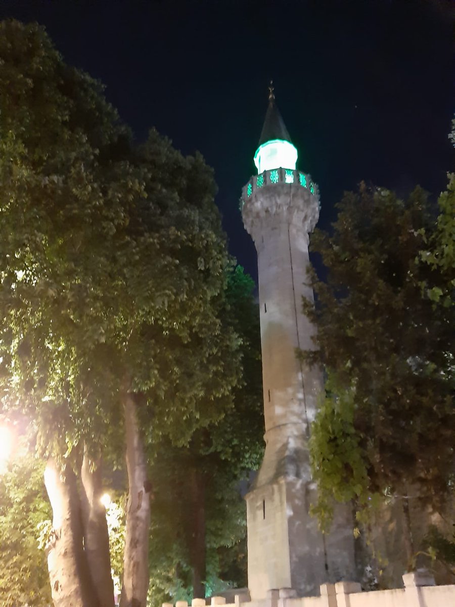 Öyle bir #Cuma olsun ki; Bugün
Olmaz dediğiniz olsun,
bitmez dediğiniz bitsin,
sabrettiğinize değsin 
Kabul olunmayan duâ,
Def edilmeyen bela,
Şifa bulmayan hasta,
Huzur bulmayan kalp kalmasın.
Cumamız mübarek olsun...
#DahaGüzelOlacak
#HayırlıCumalar