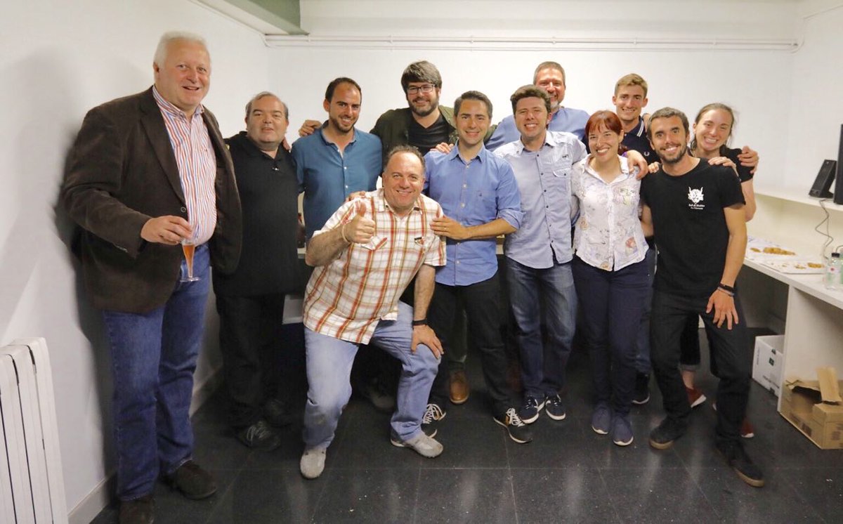 NacioSabadell's tweet photo. FOTO Aquest és l'equip que ha fet possible el Debat Decisiu de candidats a l'alcaldia de #Sabadell @iSabadellcat @NacioSabadell @molatv @RadioSabadell , amb en Xavi Bundó (@xbundo) exercint com a moderador https://t.co/fmgeD3Z8kf #municipalscat #Sabadell #debatSBD19 https://t.co/xbwzGS8Z9d