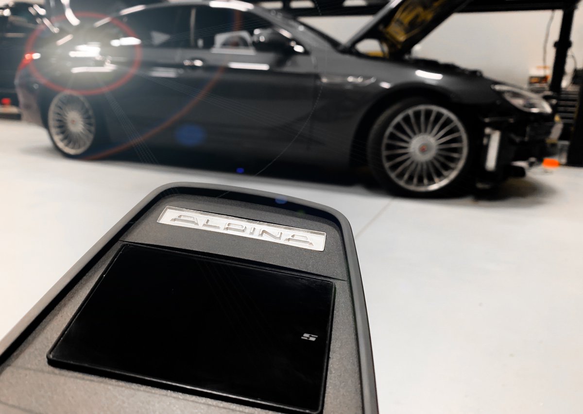 stinger_usa's tweet image. Expert installation job in the making by Mobile Solutions of Calgary. So very customized. #2019AlpineB6GranCoupe @msc-canada @msc-america #Viewinterface #smallestlasers