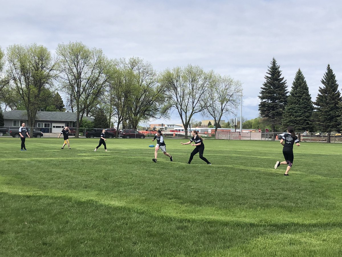 AlyFromOSC's tweet photo. #OfficeSignCompany #FMWFCorpCup Another win for OSC in Ultimate Frisbee! https://t.co/CrQxzoU2ET