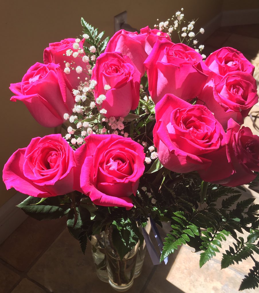 Emilyrosa's tweet photo. @Bloomex_canada thank you @Bloomex_canada for making it right and sending the flowers we ordered!  We would have appreciated a refund on our priority shipping costs, but it’s clear your business is a bit of a gong show and resending the flowers is a start. https://t.co/ZX3sp2jPiw