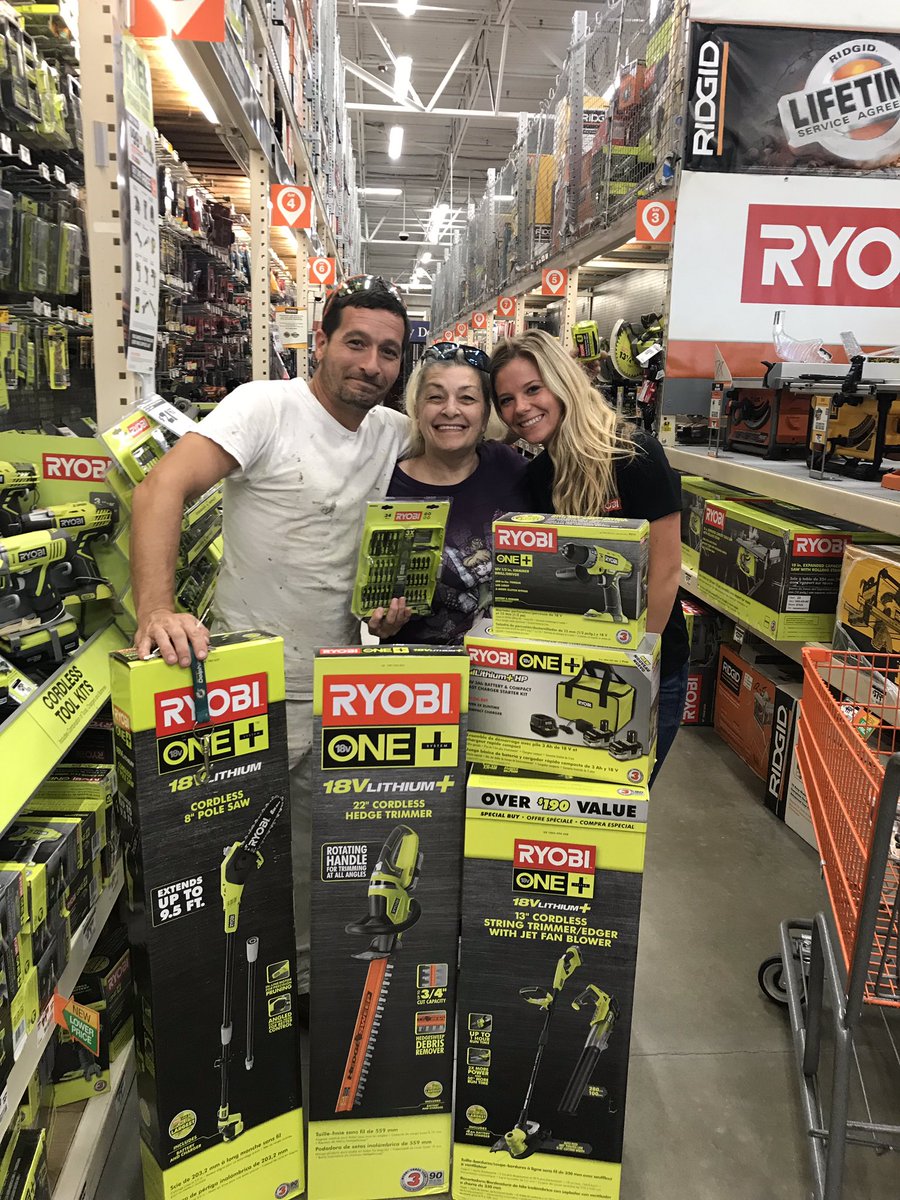britt108's tweet photo. Wow! TTI rep Bri welcoming new customers to the community and getting them set up with everything they need for their home. Awesome job! Thank you for taking care of our customers. @RYOBItoolsusa https://t.co/fxFeKlze0N
