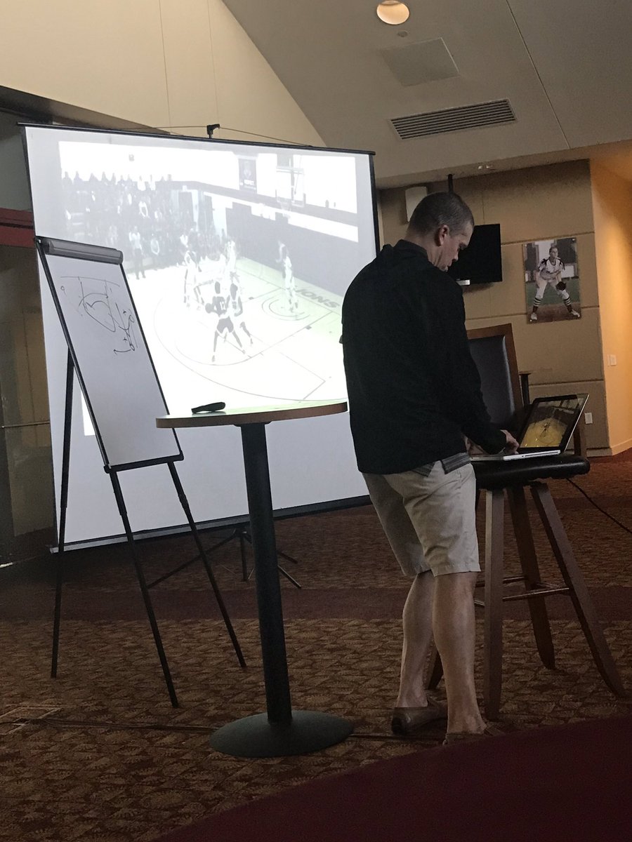 rimsummit's tweet photo. .@andersontobin breaking down the motion offense. “Once you’re a cutter, become a screener. And once you’re a screener, become a cutter.” https://t.co/vvEEmqdD5W