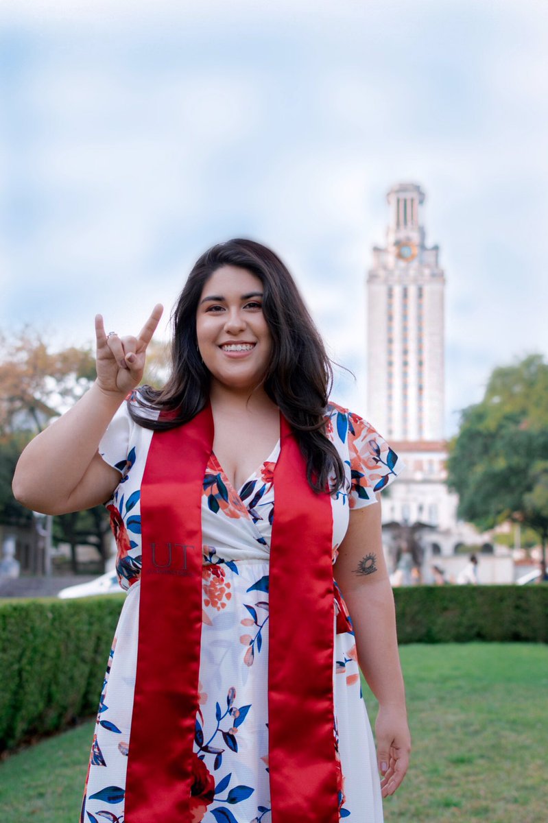 jazzyy_val's tweet photo. T-minus 1 day til I graduate The University of Texas at Austin
Bachelor of Journalism
Moody Honors, 3.85 GPA
Dean’s List x 4
Studied Abroad in Prague
After Grad: Going to London for a documentary filmmaking program
Can’t believe I did it!!! https://t.co/e91Zxebx3r