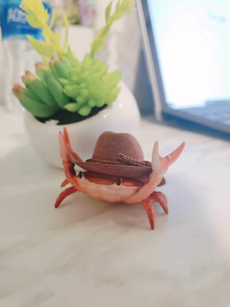 SketchesbyBoze's tweet photo. now I'm falling asleep
and she's calling a crab
and they're having a smoke
and he's wearing a hat https://t.co/h8Kie9bVCs