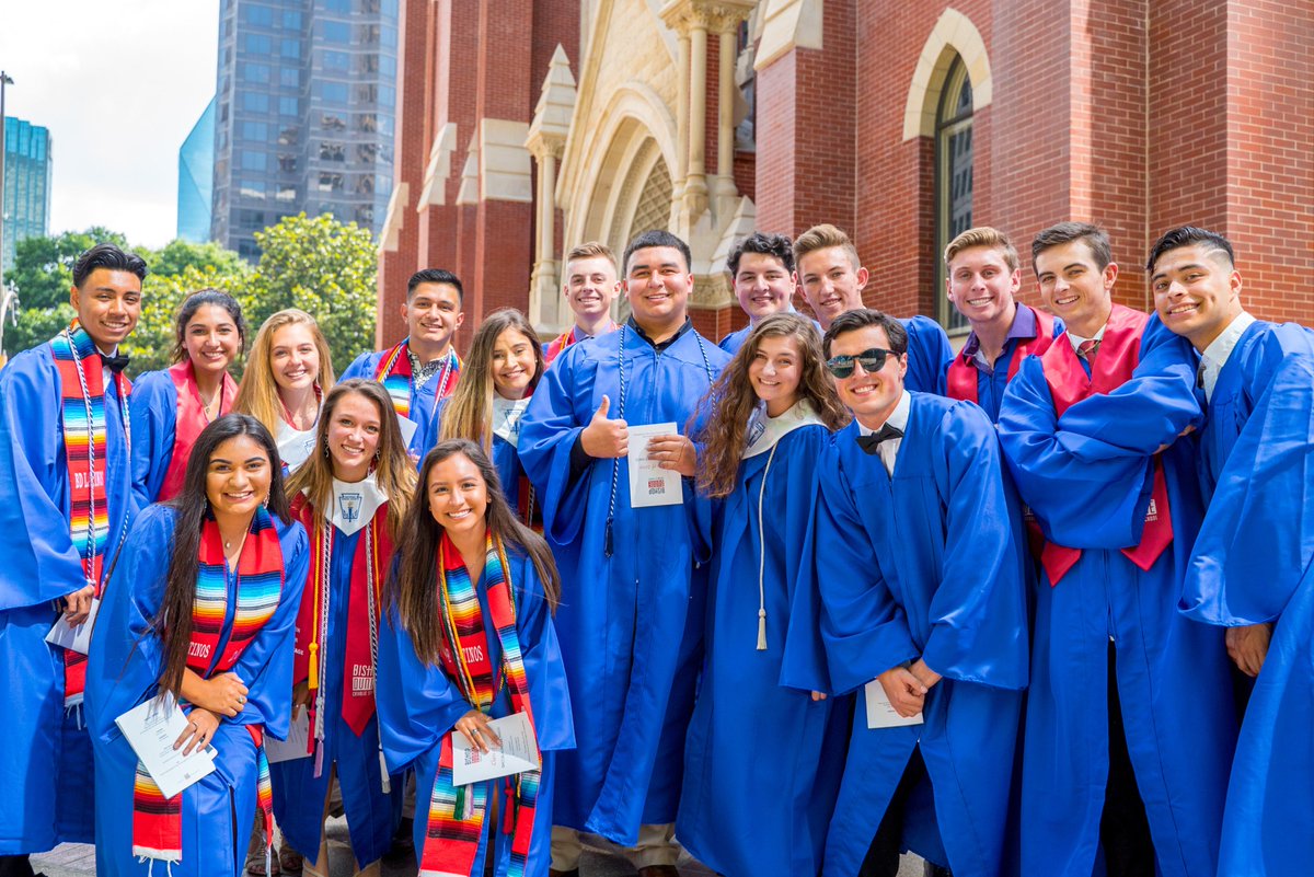BishopDunne's tweet photo. This afternoon we gathered together as a faith community to celebrate a Baccalaureate Mass in honor of the 55th graduating class of Bishop Dunne, the Class of 2019. #FalconPride #Classof2019 https://t.co/gA27Myse0J