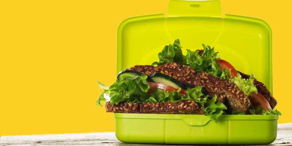 SaxInstitute's tweet photo. Research shows that digital tools aimed at parents can help improve children’s diets, but are Australian #nutrition resources up to scratch? Find out in our latest #EvidenceCheck commissioned by @CCNewSouthWales https://t.co/EHik0RSQjp