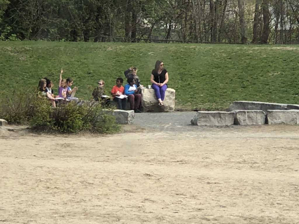 JohnApostleOCSB's tweet photo. Wonderful day to be spending some time outside sharing ideas 💡 in our outdoor classroom. #sjandpl https://t.co/iPbLvMyy5n