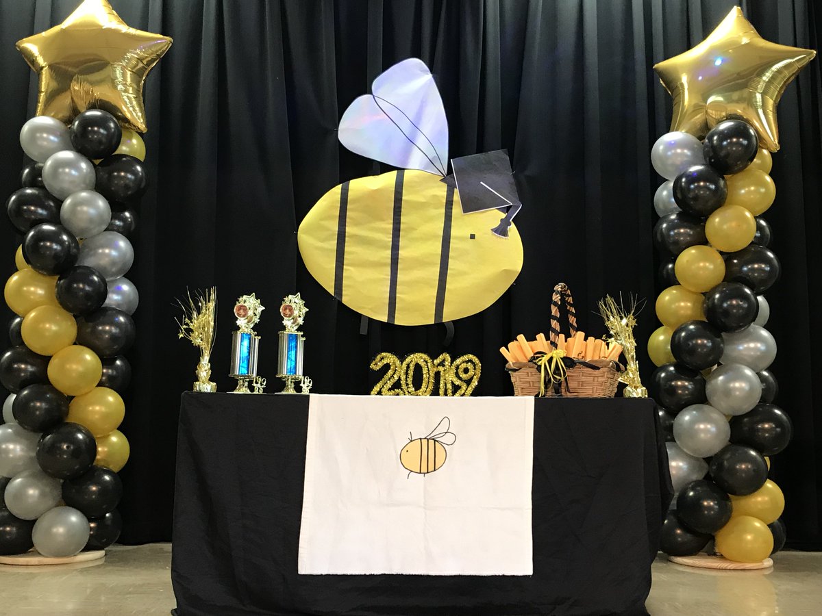 BroadmoorSchool's tweet photo. A big THANK YOU to our fifth grade team. They put together a phenomenal Fifth Grade Promotion Ceremony! Congratulations to all of our students and parents on this momentous occasion. #riseUP https://t.co/PhyGgujYTs