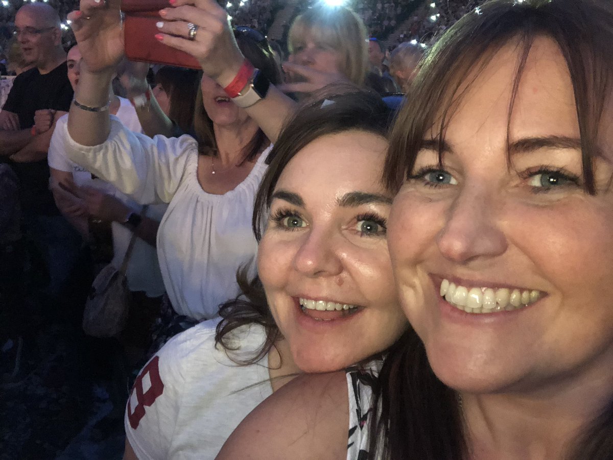 MandyClifton's tweet photo. @GaryBarlow you and the @takethat boys were freakin’ awesome tonight @MkStadium . Thank you 🥰 https://t.co/lc9oCfNOph