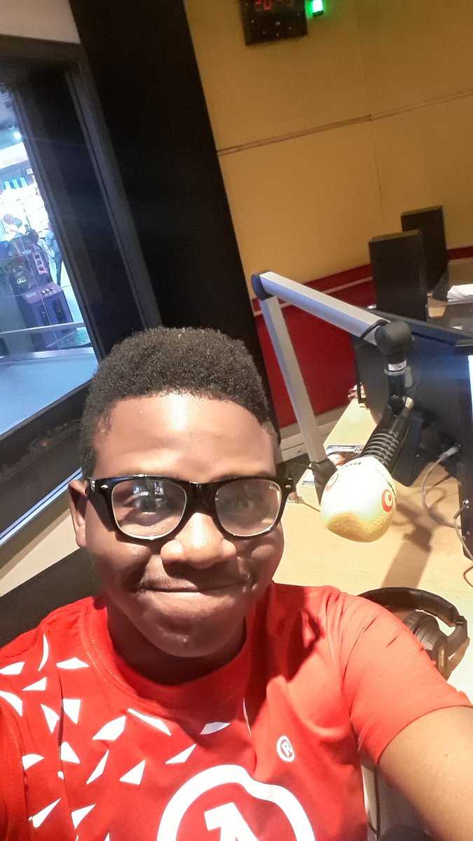 MondeBlose's tweet photo. I had an awesome time on East Coast Radio today. 😊😊 https://t.co/cqoaY9z0ec