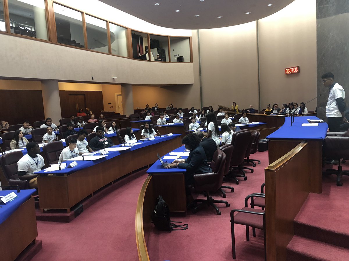 lamarcbrown's tweet photo. We did a thing today! @chicityclerk @AnnaValenciaIL hosted students from 10 @ChiPubSchools for #NextGenCityCouncil! What an experience! The future is in good hands with these kids! #WeRunCouncil https://t.co/q6EJgXyff6