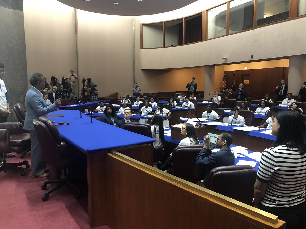 lamarcbrown's tweet photo. Thank you @chicagosmayor @LightfootForChi for joining @chicityclerk for #NextGenCityCouncil! #WeRunCouncil https://t.co/QmbKu9CpUa