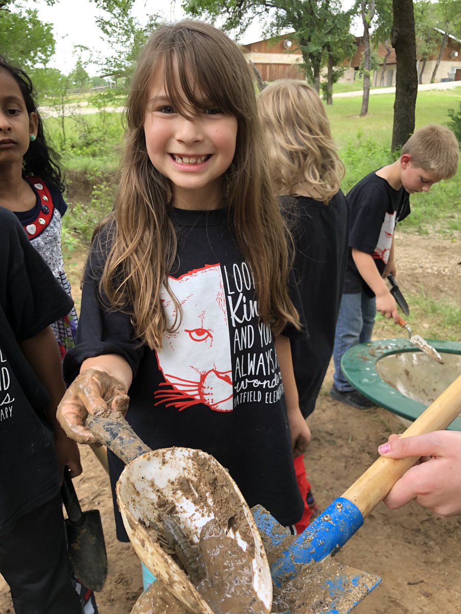 evelynbkane's tweet photo. This #firstie discovered a crawfish🦐 in the soil lab at the #OLC today! https://t.co/Z3q0yBNFcd