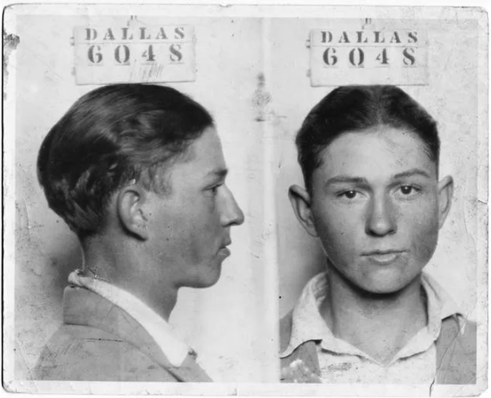 _WeirdHistory_'s tweet photo. #tbt 21 year old Clyde Barrow's first mugshot. On this day 85 years ago Bonnie &amp; Clyde were gunned down by law enforcement in a roadside ambush. Over 20,000 people attended their funerals. 

#TodayInHistory #PicOfTheDay #CriminalMinds https://t.co/bw6YzM4QEv
