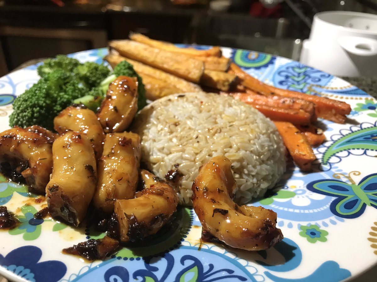 Medicated & Vegan Agave Garlic Butter Shrimp, brown rice, steamed broccoli, baked carrots and sweet potato sticks