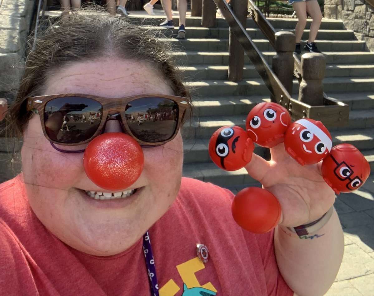 jenvargas's tweet photo. Heading out to @OrlandoFringe this evening? Join me on the lawn (at some point) for a #HeroHighFive in honor of #RedNoseDay! #NosesOn #OFringe28 https://t.co/JGd79dRApY