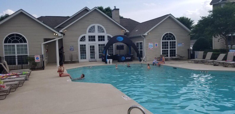 Pool party season is in full effect in SC! It’s HOT and these units will be too! 🔥🔥🔥🔥😅😅 #sweatinforunits #allsummer19 #mobilemadness #eastwilleast #letsgaux