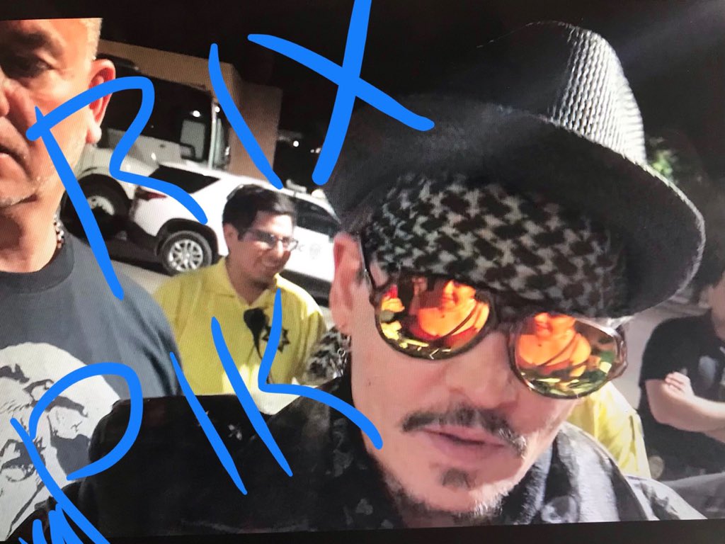 SELLEBRITYRICK's tweet photo. It's 1 am...
Just met #JohnnyDepp at last.
Got video up close as he signed my tix... ๐๐๐โ๏ธโ๏ธโ๏ธ๐ธ๐ธ๐ธ
#RixPix #TheRikksta #DeppPik https://t.co/JVYIFCFMKN