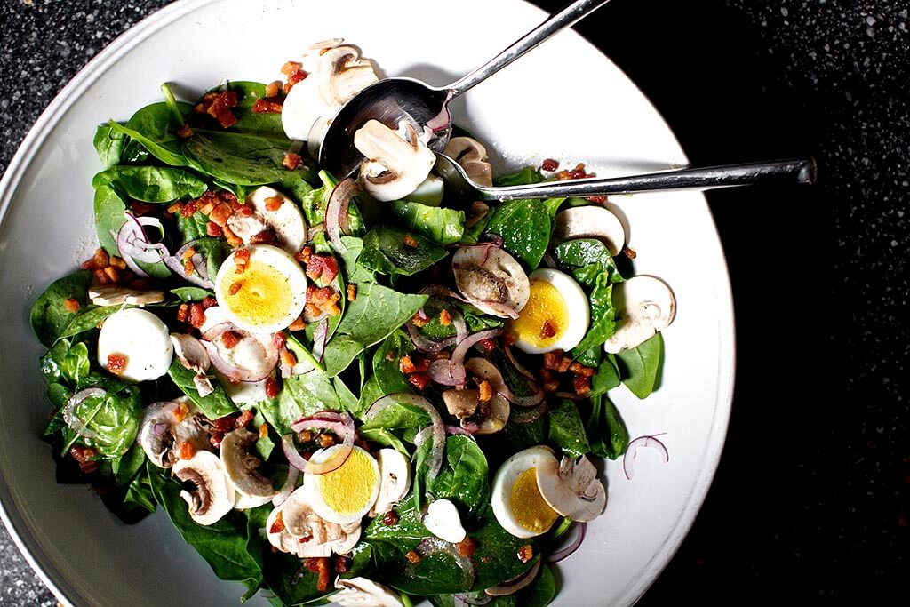 This spinach salad with a bacon dressing is a recipe has 2g sugars, 1g fiber. It's quick, elegant and so delicious. You can always count on compliments. #keto #ketorecipes #recipes #spinach #salad #ketegenicdiet #lowcarb #dietfoods #weightloss bit.ly/2Eutwcc