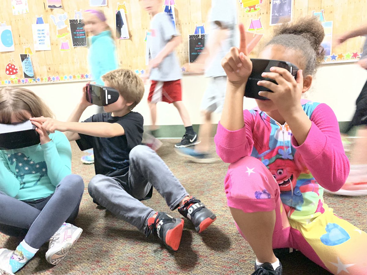 Loved hanging in <a href="/Rhoades_EPS/">Mrs. Rhoades</a>' classroom this last week of school - taking trips to Australia &amp; looking back on the past year through #googleslides memory books! 📖
