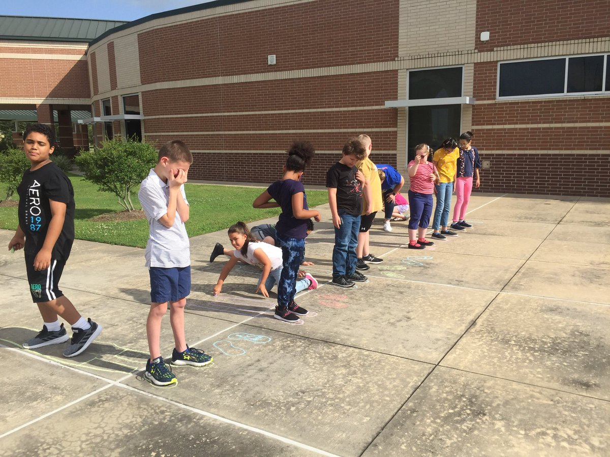 LindsayLBrock's tweet photo. The clouds finally cooperated so we could track our shadows due to the Earth’s daily rotation! 9:15 am vs 3:00 pm! #staycurious #nextlevelzwag #KISDTeamSpEdP2P @ZwinkKISD @MysterySci https://t.co/fVpvuG9hpD