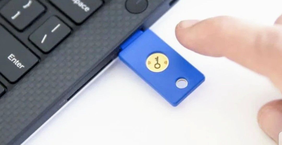 jcfrinak's tweet image. Protect Your Account With @Google&apos;s Highest Ranked #SecurityMethods [Chart] - @Lifehacker: buff.ly/2WidGeP  #BestOf #computing #mobile #Security #Privacy