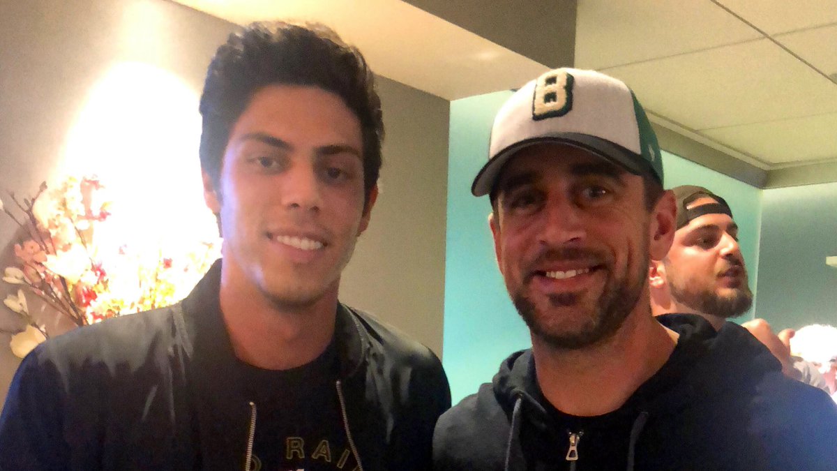 Brewers's tweet photo. 🐐 + 🐐 watching 🦌 

#FearTheDeer #ThisIsMyCrew https://t.co/eMtXtsJGTd