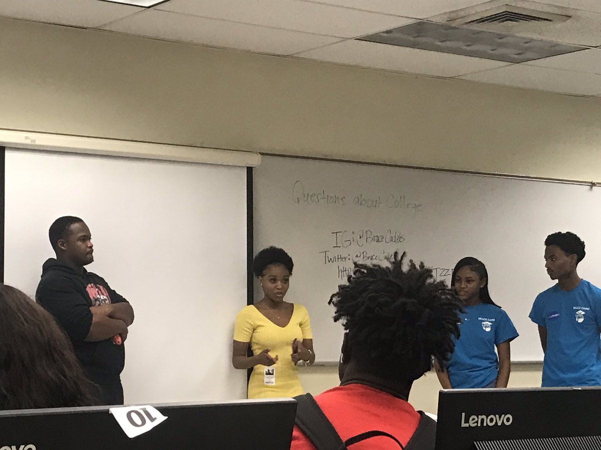msformoso's tweet photo. Our Brace Cadets did an outstanding job presenting to Mr. Puig’s class about what to expect their senior year. A special THANK YOU to our alumni for continuing to support our school.  Continue to give back, we LOVE you for it! #PatriotsNeverRest! #It’sPatriotScholarTime! https://t.co/EZEhO8no1y