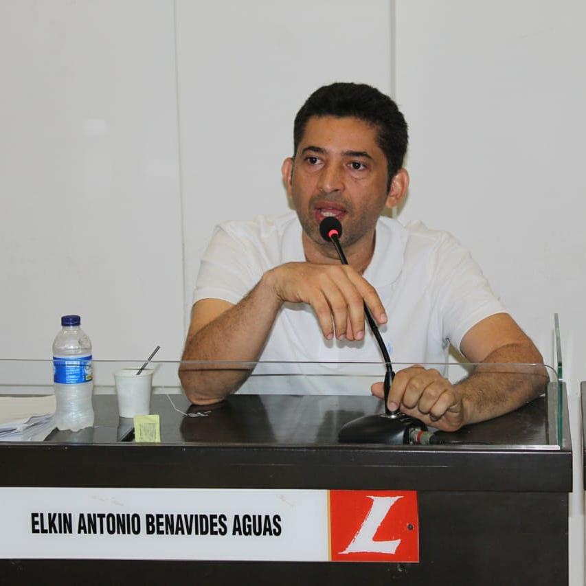 En el mismo sentido, el diputado <a href="/ElkinBenavidesA/">Elkin Antonio Benavides Aguas</a>, manifestó ciertas dudas con respecto al traslado de más de $10.000 millones pertenecientes a la secretaría general, especialmente de la dirección de talento humano.