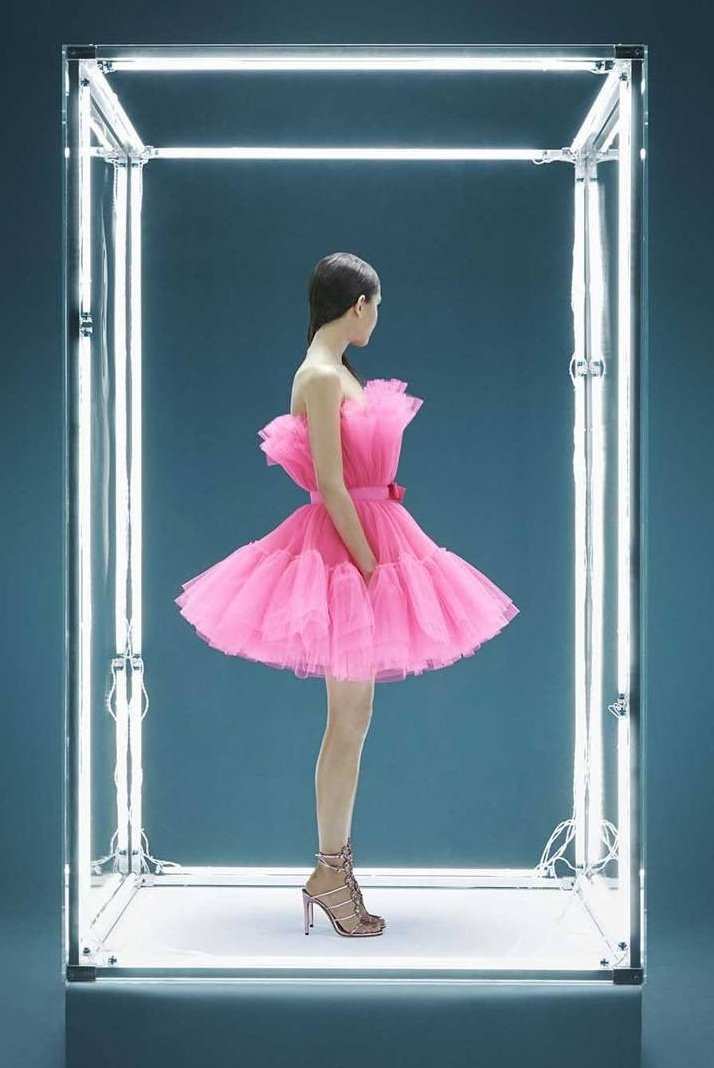 FashionweekNYC's tweet photo. Take a look at the Giambattista Valli x H&amp;M Collection that is coming in November 2019 https://t.co/BTnD623IZb