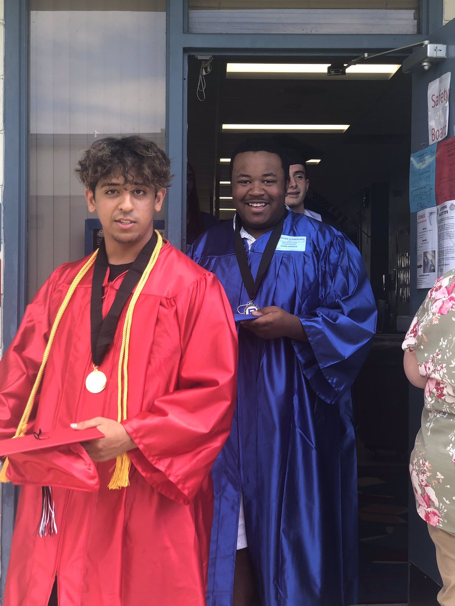RiverviewGators's tweet photo. Our 2019 Seniors came home to RES so we could celebrate their accomplishments! Congratulations, Seniors c/o 2019!! https://t.co/79o1vAfpGR