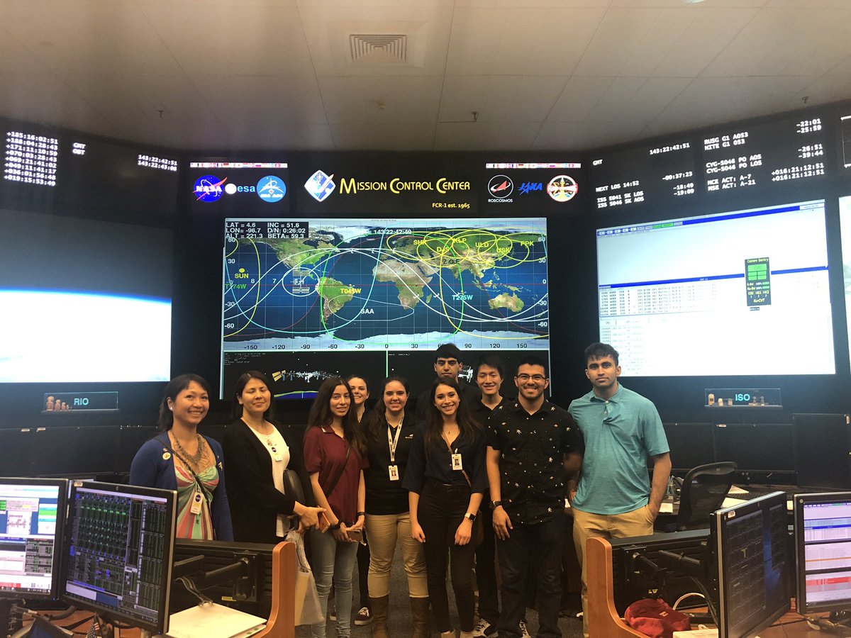 SpacecraftVr's tweet photo. Perks of being with A&amp;M➡️Getting into the Mission Control Center https://t.co/EwWRvAWdaX
