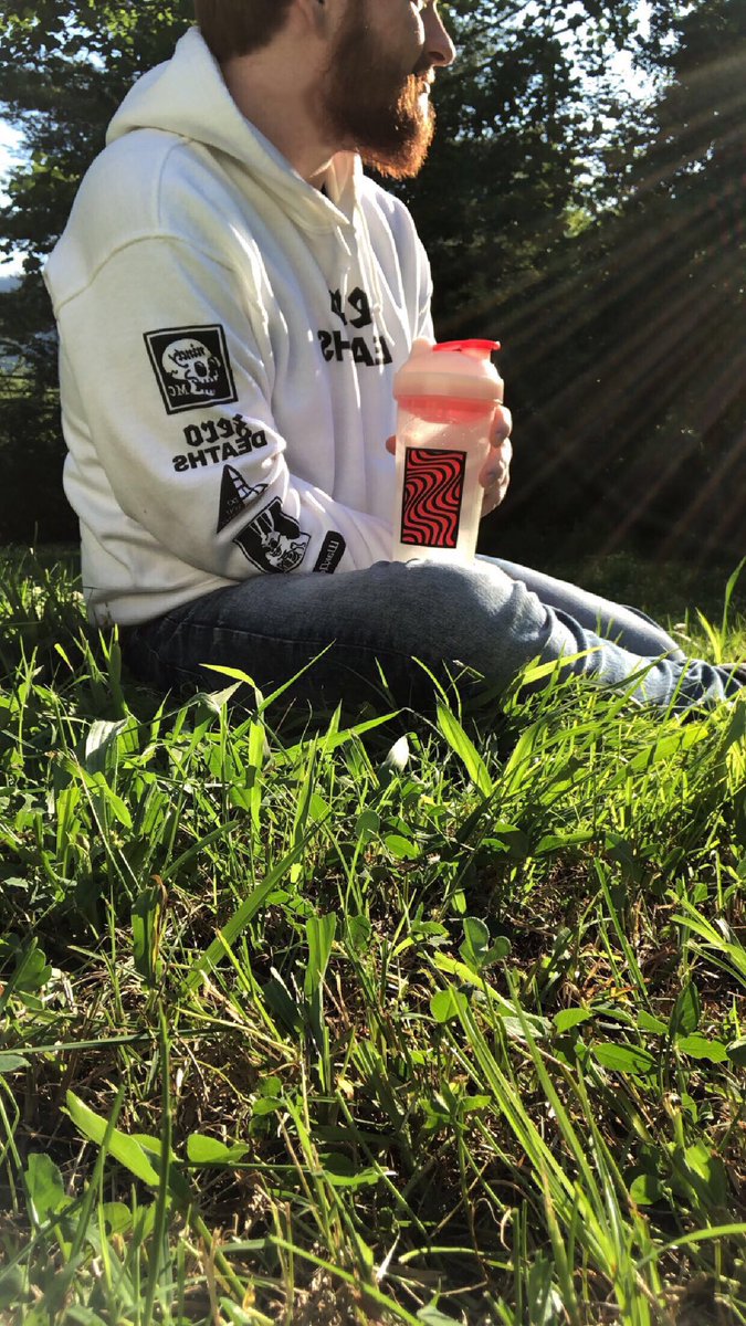 MomPoundr's tweet photo. I finally got my @pewdiepie hoodie and shaker, first time I've ever tried @GFuelEnergy and I love it. #90millclub https://t.co/ASpWlvSU09