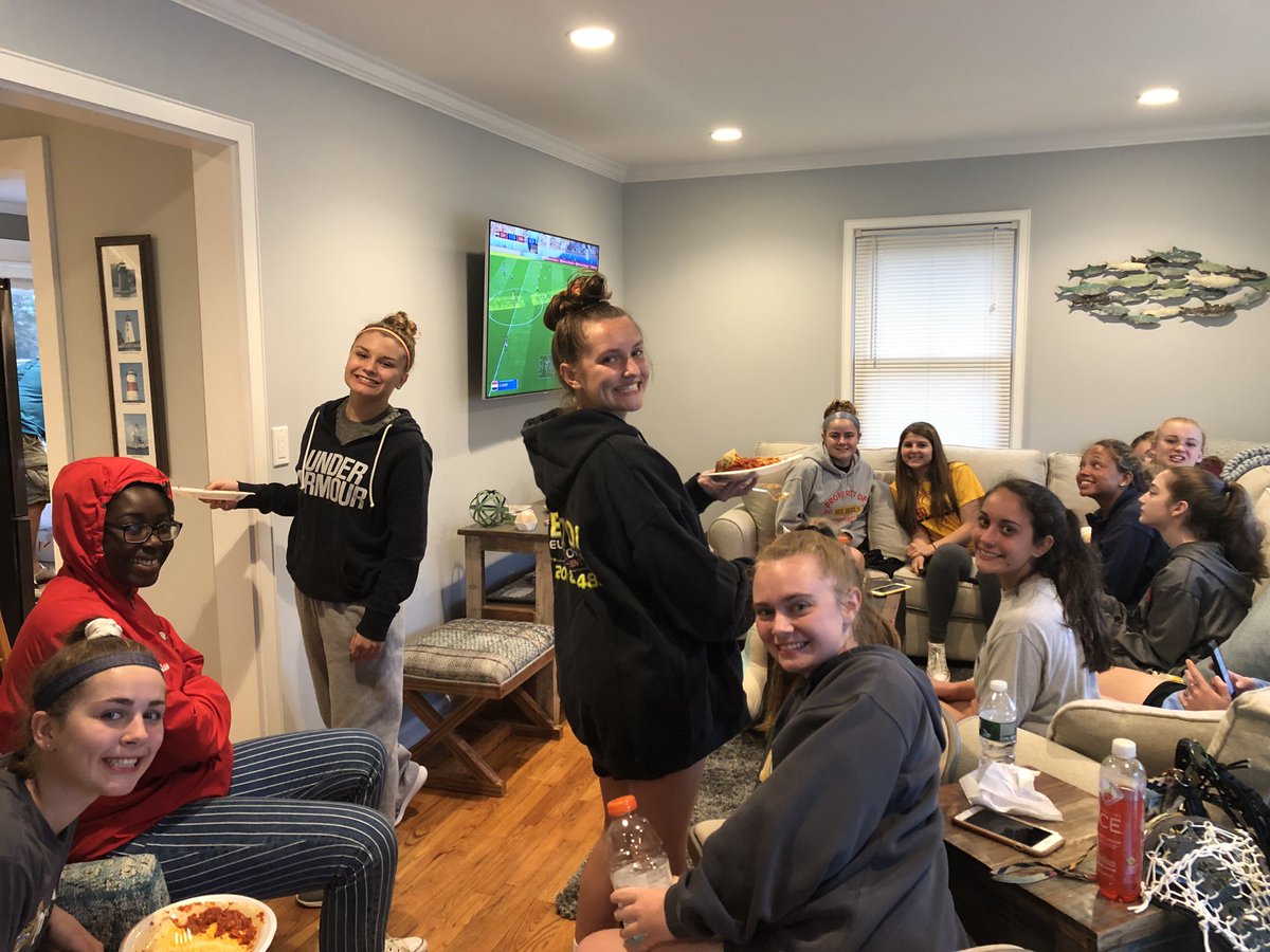 stratfordglax's tweet photo. Getting some good grub before gameday tomorrow!! ♥️🥍💛😈💪🏼 #gamedayeve #pressB #hypedbuthumble #goodeats https://t.co/Cx5zgSWwdx